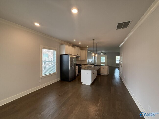 Building Photo - 22 Desert Oak Ct SW