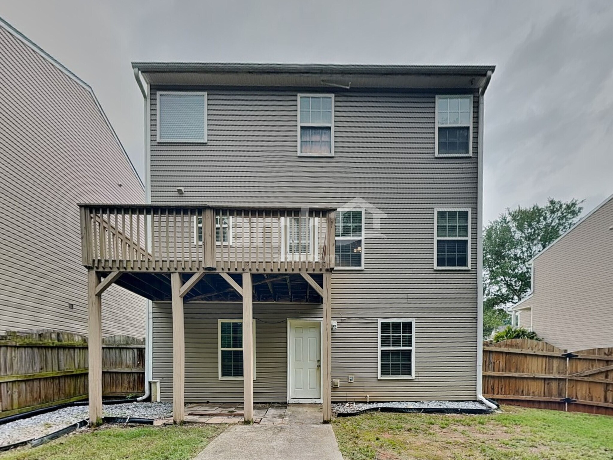 Building Photo - 2485 Sheldon Pl