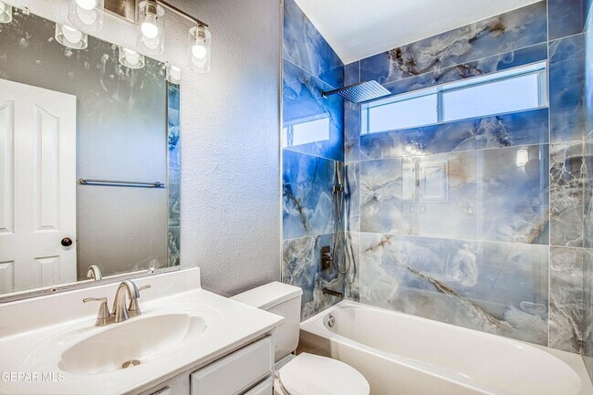 Building Photo - 12325 Tierra Bella Dr