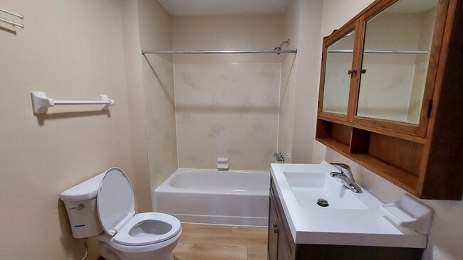 Building Photo - 118 King Ave