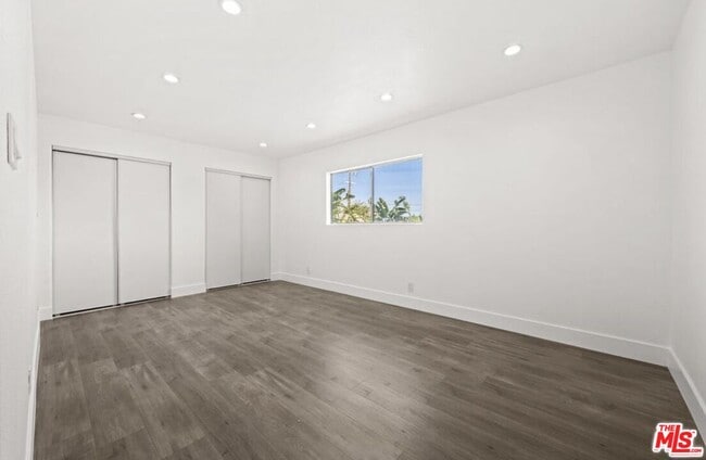 Building Photo - 6257 Lindley Ave