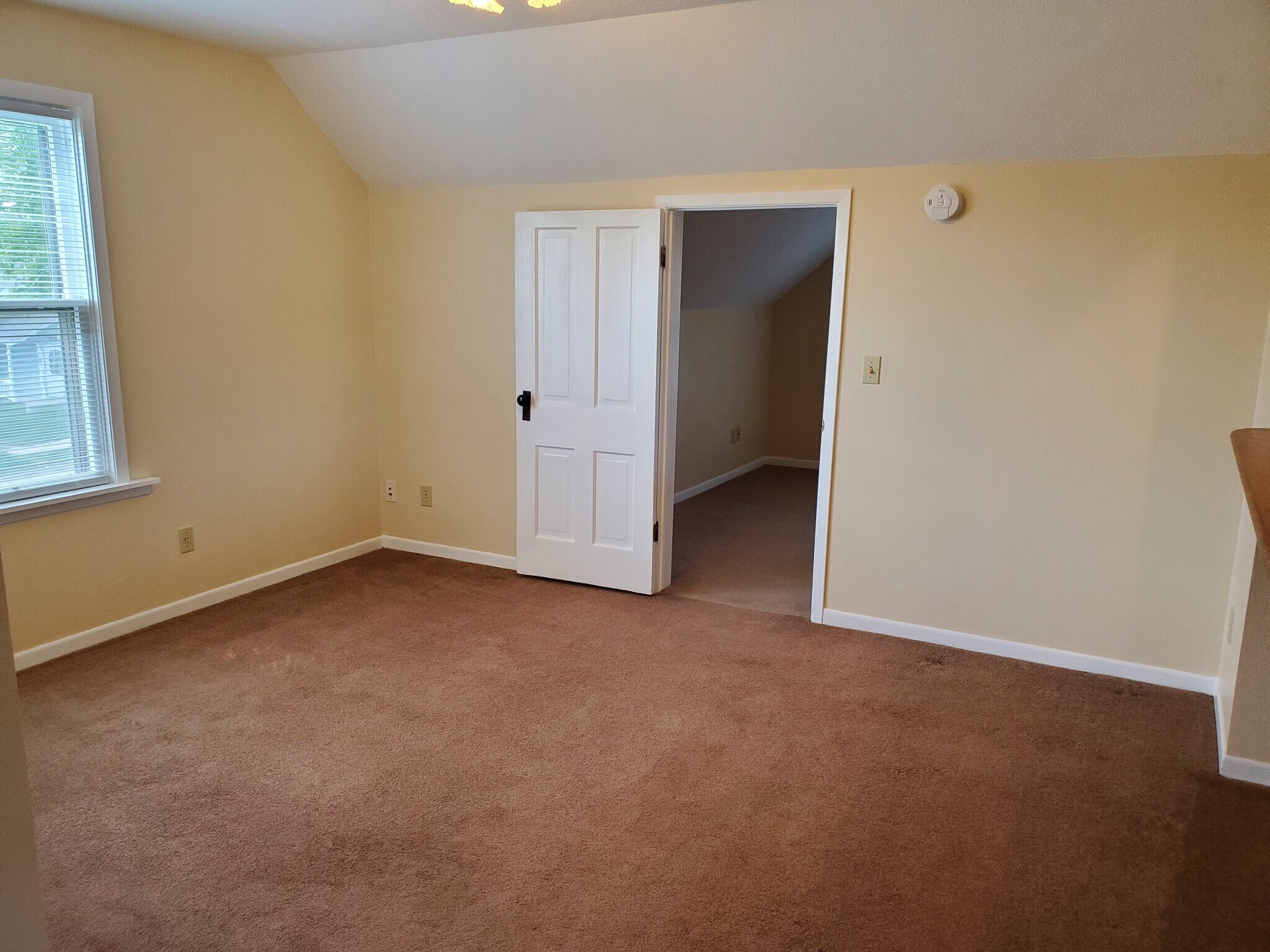 Building Photo - 108 3rd St W