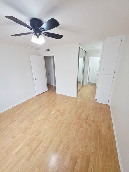 Building Photo - 319 Concord St