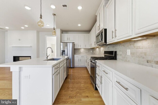 Building Photo - 13331 Launders St