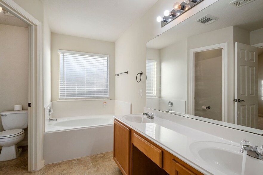 Building Photo - 15423 Brock Creek Way
