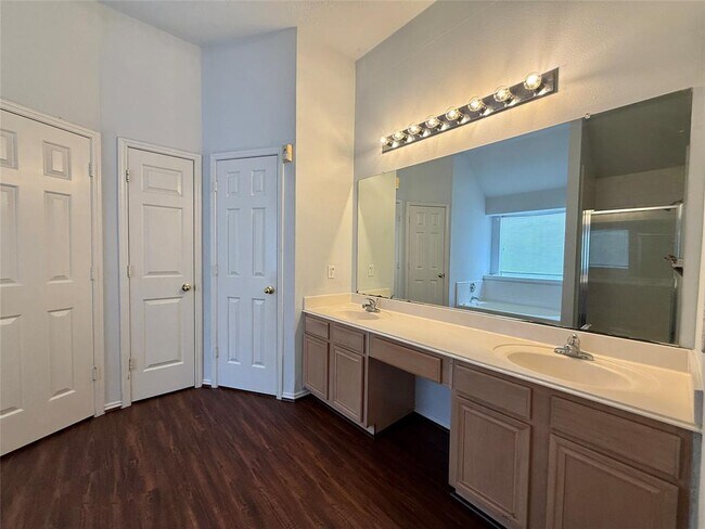 Building Photo - 21331 Riverside Ridge Ln
