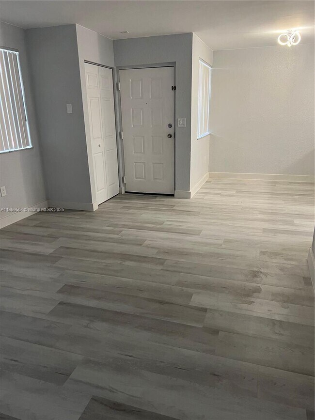 Building Photo - 2871 N Oakland Forest Dr