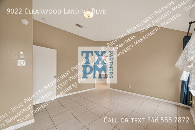 Building Photo - 9022 Clearwood Landing Blvd