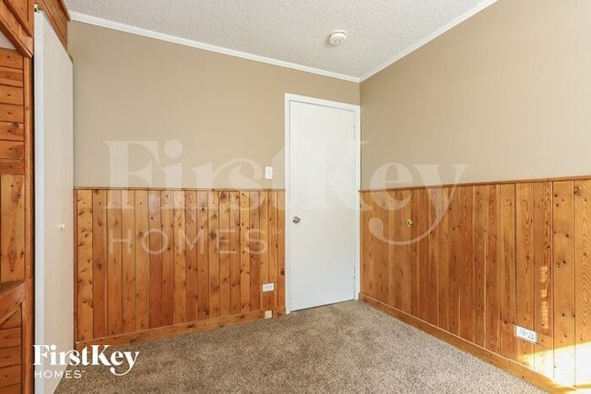 Building Photo - 308 Shabbona Dr