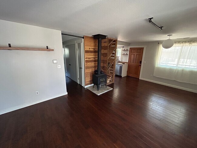 Building Photo - COO1603