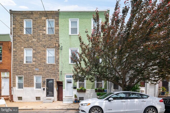 Building Photo - 2215 E Boston St