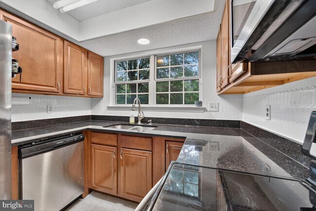 Building Photo - 12103 Green Ledge Ct