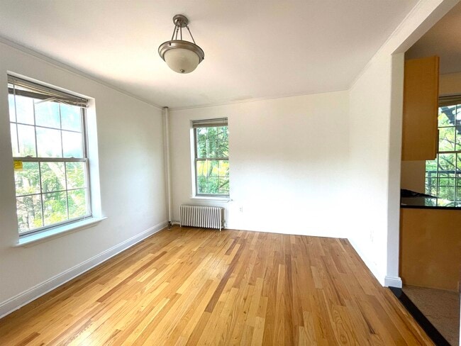 Building Photo - 2677 John F. Kennedy Blvd