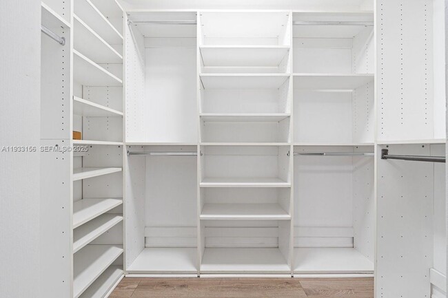 Building Photo - 4978 SW 35th Terrace