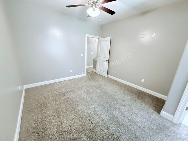 Building Photo - 4BD / 4.5BA FOR RENT