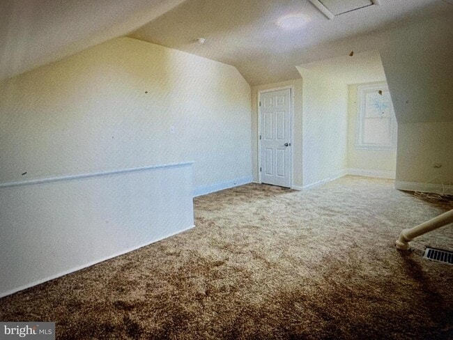 Building Photo - 617 3rd St