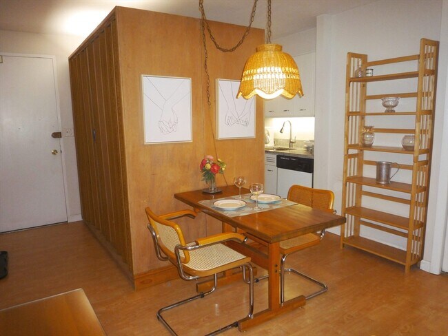 Building Photo - 29 Concord Ave