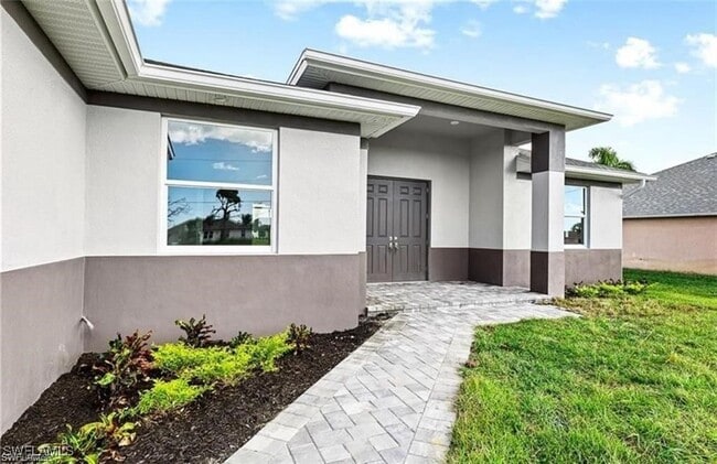 Building Photo - 925 NW 9th Ave