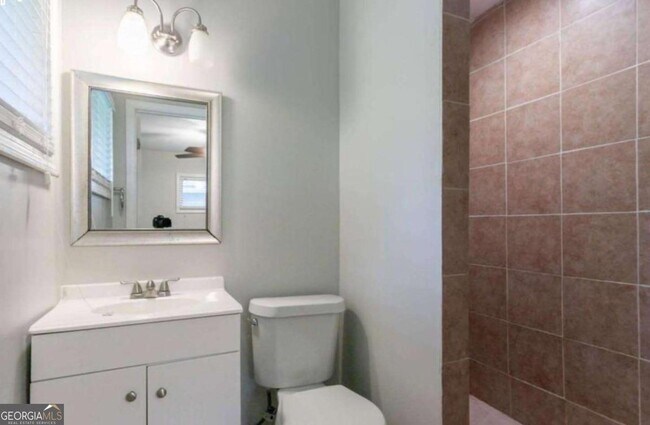 Building Photo - 3409 Hyland Dr