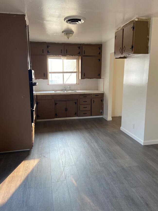 Building Photo - 22593 Rd 130