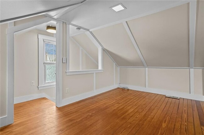 Building Photo - 14 Pearl St