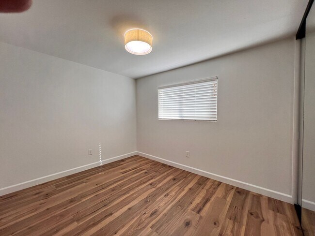 Building Photo - 6946 Cowles Mountain Blvd