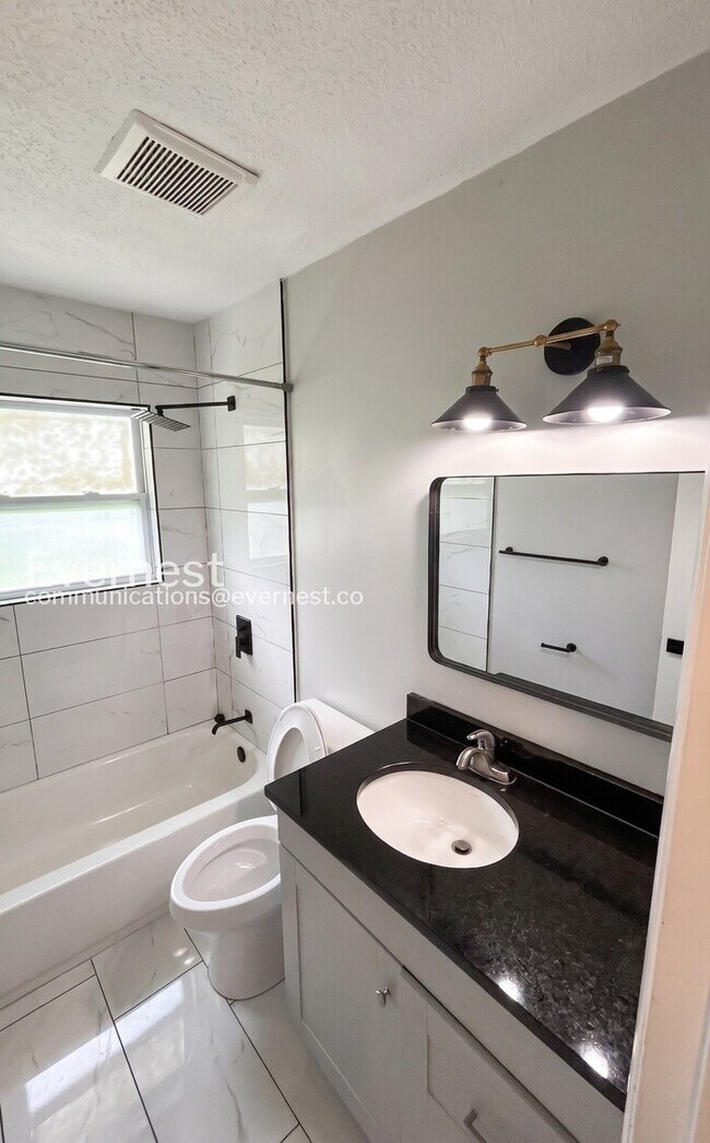 Building Photo - 3-Bed/2-Bath/Pet Friendly/Available Soon!