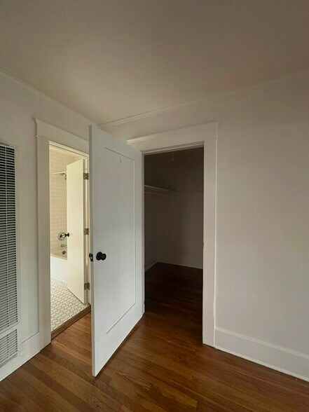 Storage closet - 1218 Myra Ave