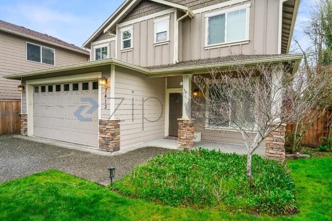 Building Photo - 7413 NE 200th St