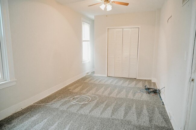 Building Photo - 2441 Templeton St
