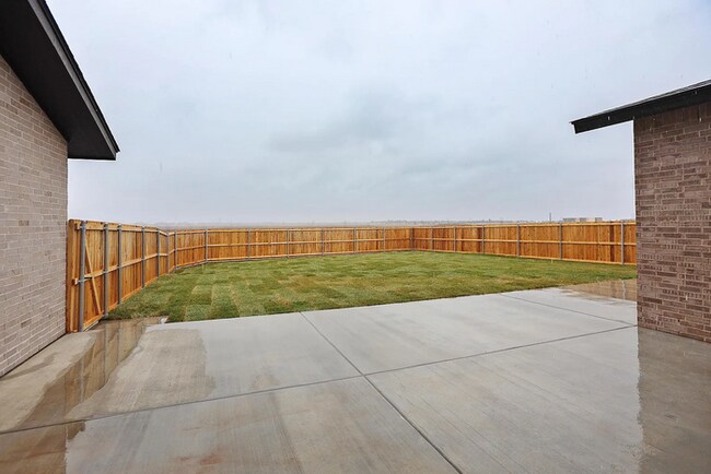 Building Photo - 9405 Rockridge Pkwy