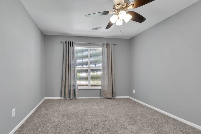 Building Photo - Beautiful and light-filled home in the desirable Normandy Place community located in Nashville’s ...