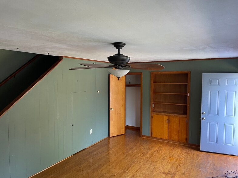 Building Photo - 403 Marlington St