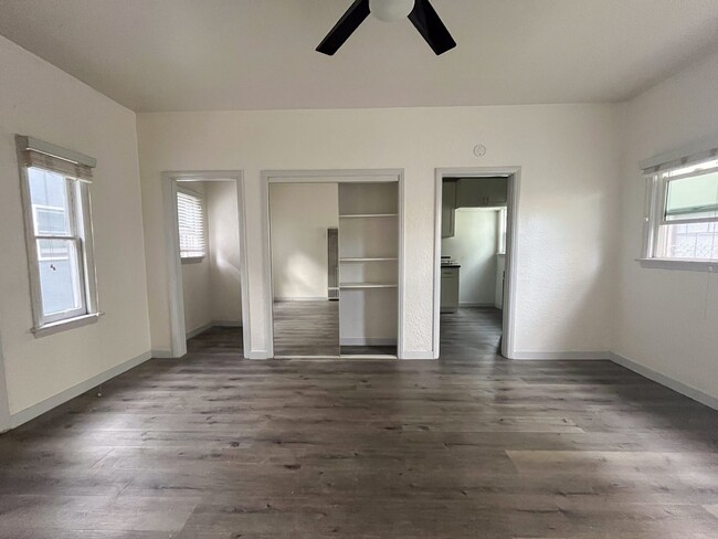 Interior Photo - 2014 Chestnut Avenue