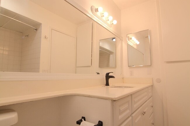 Building Photo - 21219 Roscoe Blvd