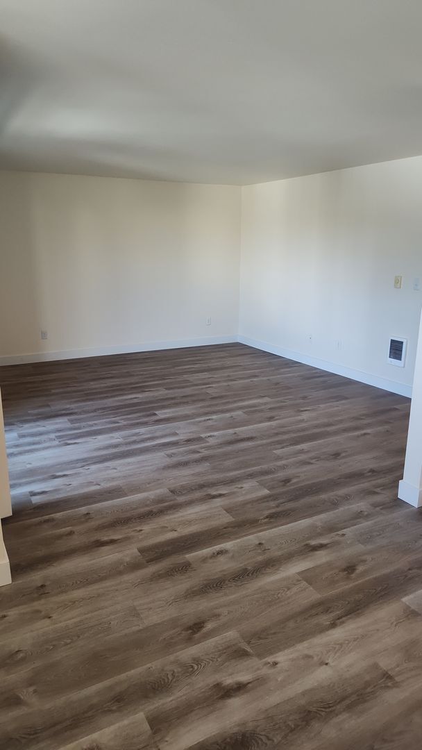 Interior Photo - Amber Park