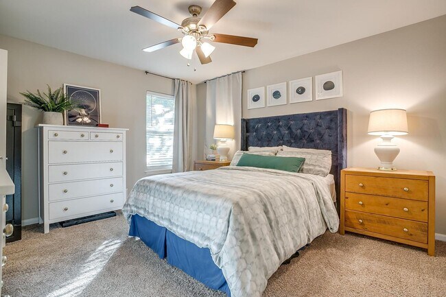 Building Photo - Beautiful Home on Corner Lot in South Hill...