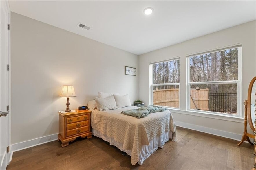 Building Photo - 4815 Briscoe Dr