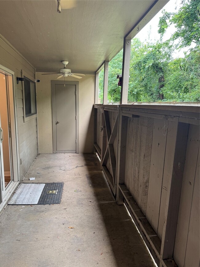 Building Photo - 3300 Pebblebrook Dr