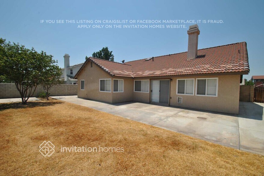 Building Photo - 949 N Forest Ave
