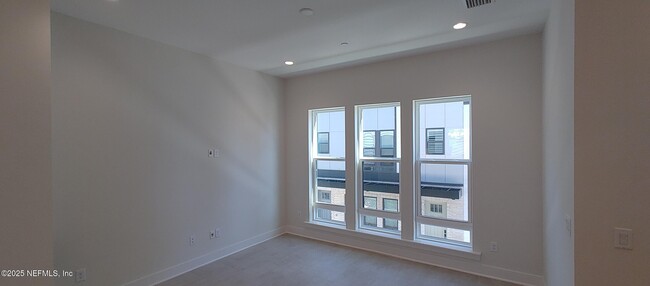 Building Photo - 1614 Bridgeton Dr