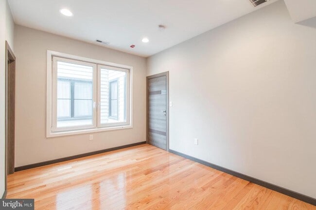 Building Photo - 2605 Federal St