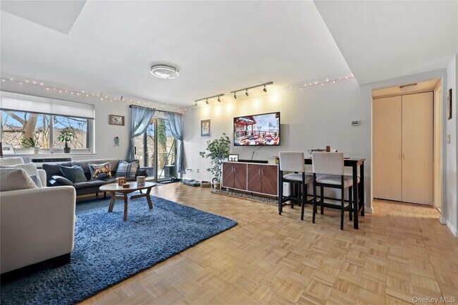 Building Photo - 330 S Central Ave