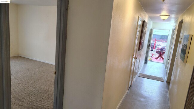 Building Photo - 3532 San Leandro St