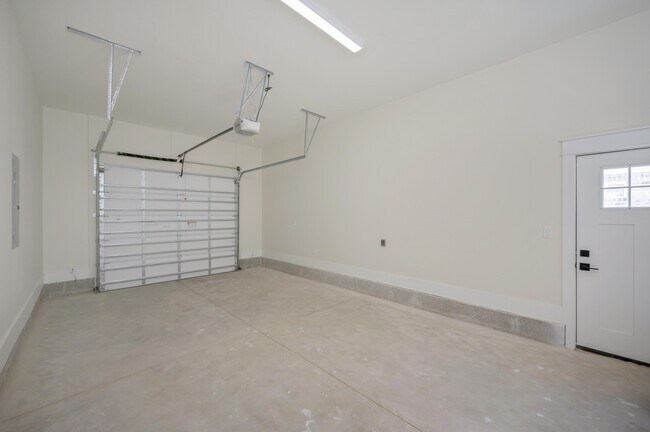 Building Photo - 289 E Glen Ave