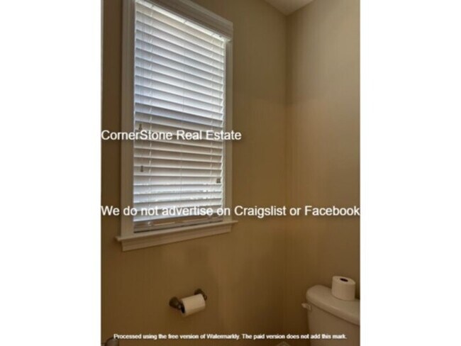 Building Photo - 547 Micahs Way N