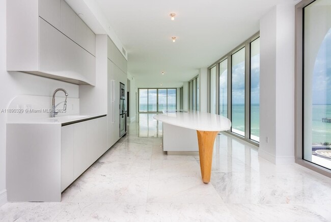 Building Photo - 16901 Collins Ave
