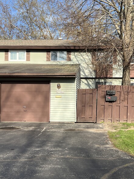 Garage - W165N11482 Royal Ct
