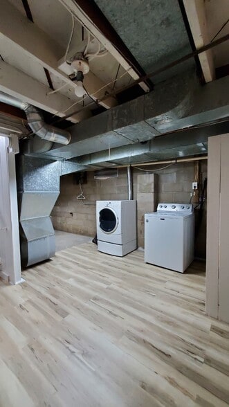 In House Laundry - 2705 Bemidji Ave N