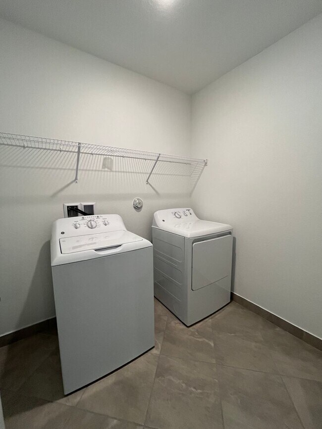 Building Photo - Annual Rental in Port St Lucie